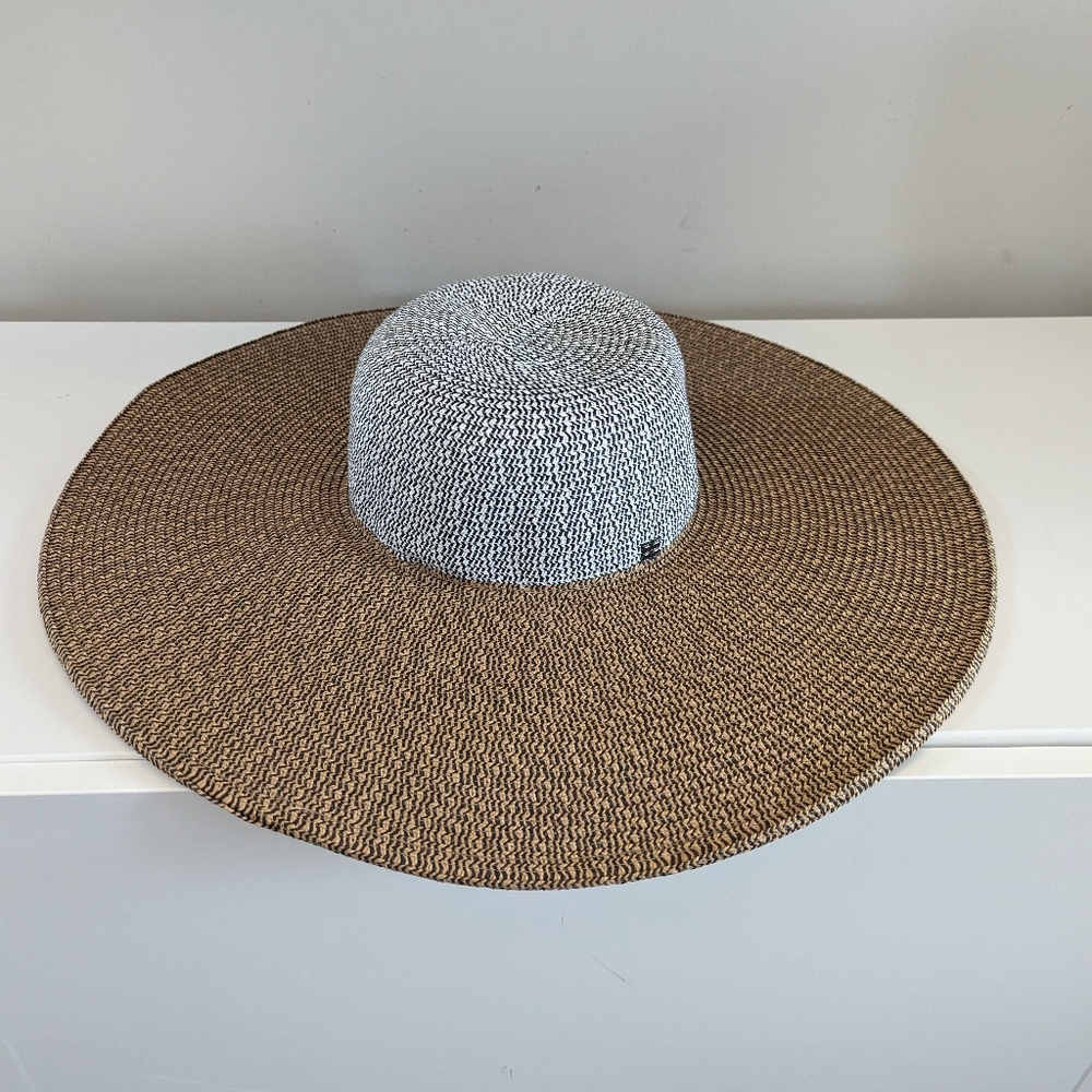 BCBGMAXAZRIA New SunHat